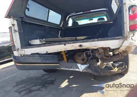 2001 Dodge Ram 1500 St/Ws z USA, uszkodzony, nr VIN 1B7HC16X81S745136